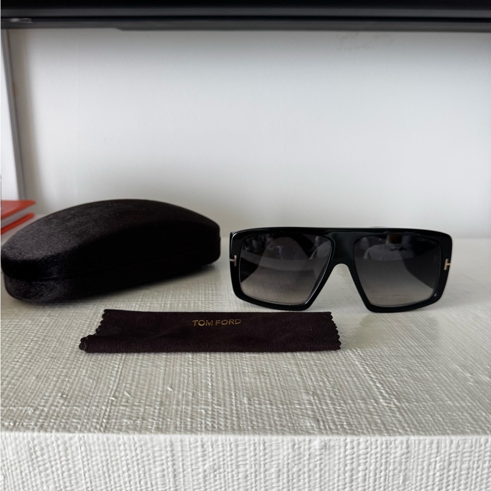SOLD!!! Tom Ford Oversized Raven Sunglasses